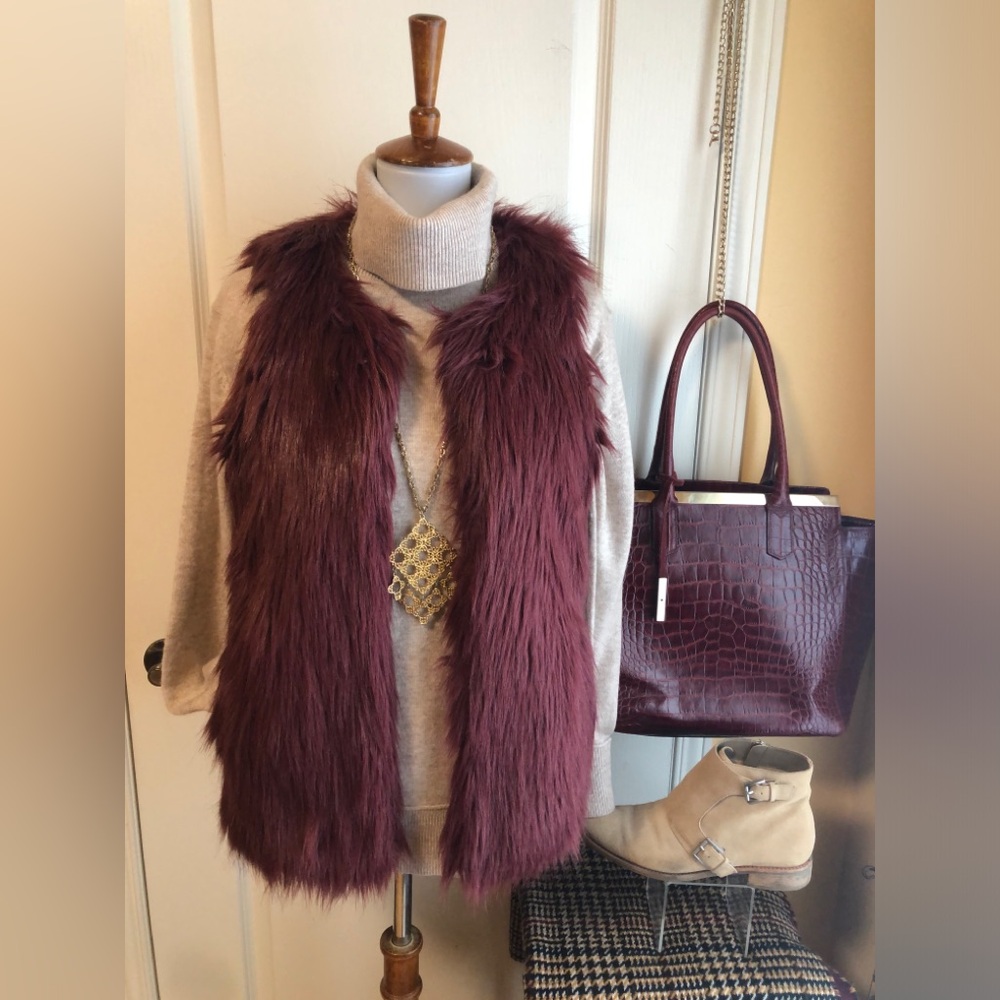 NWOT Willi Smith soft Faux Fur amazing Vest burgundy
